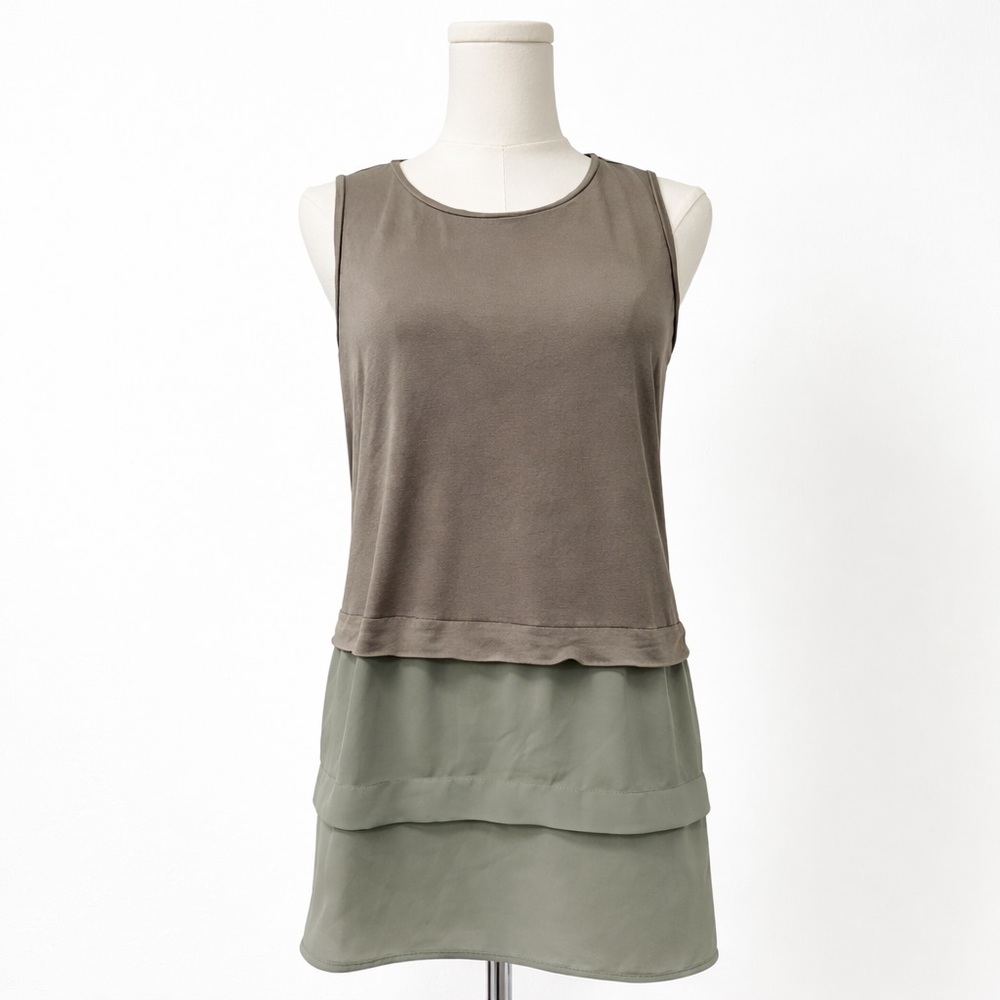 Michael Kors Layered Chiffon slevless blouse – Size Large